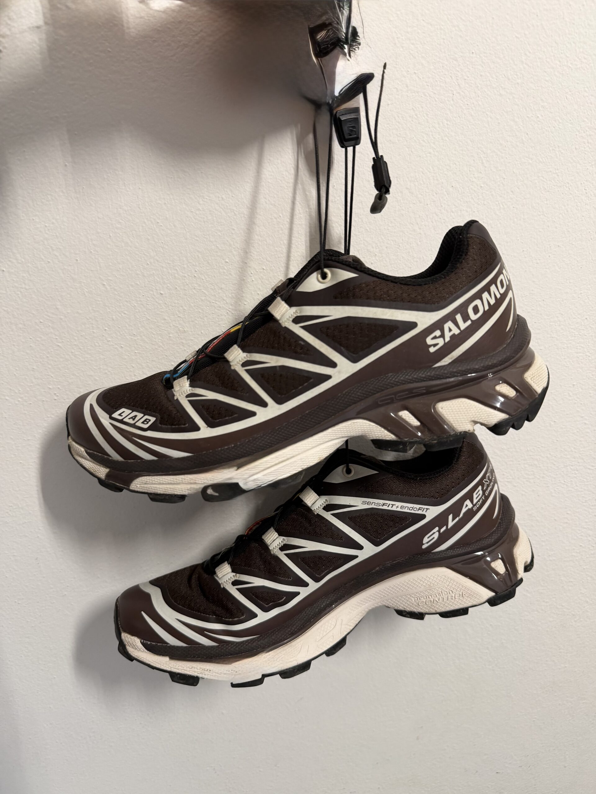 Come abbinare le Salomon XT-6 marroni: 5 outfit sportwear chic facili da copiare